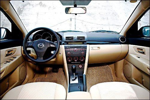 Mazda3ă(ni)