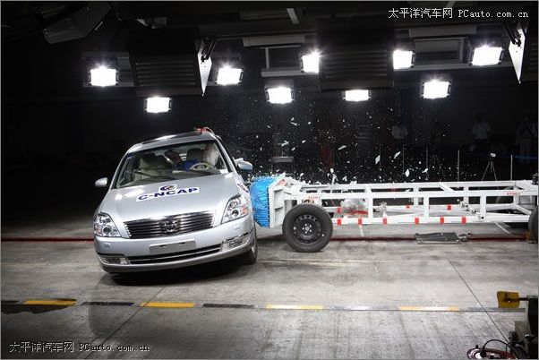 可变形移动壁障50kmh侧面碰撞