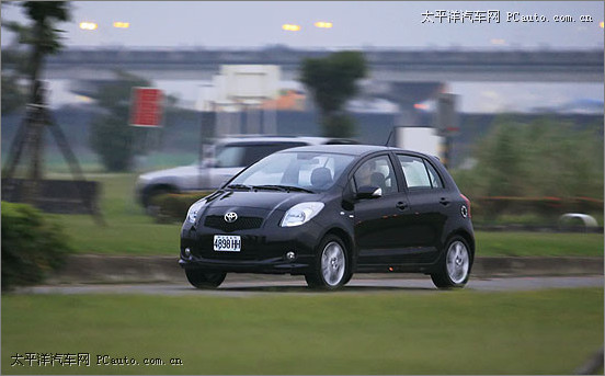 toyota_Yaris