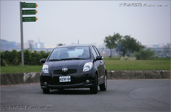 toyota_Yaris