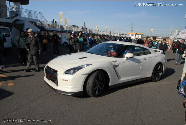 ծa(chn)R35 GT-R