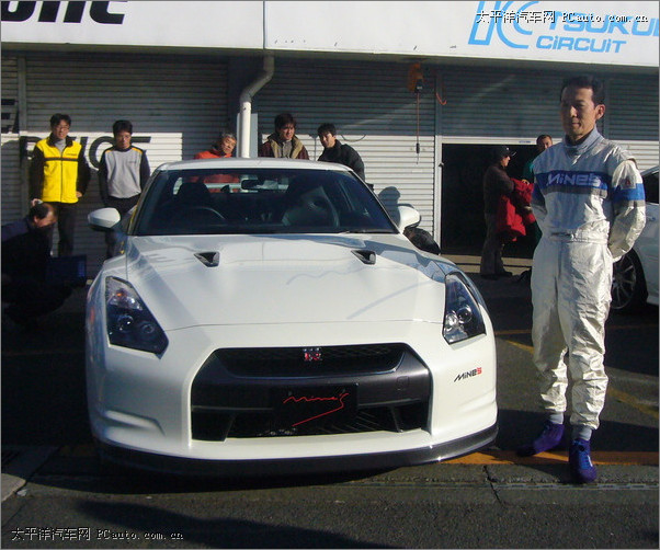 ծa(chn)R35 GT-R