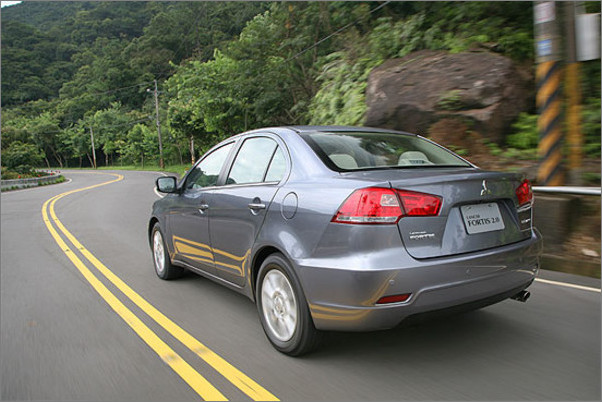 Mitsubishi Lancer Fortis 