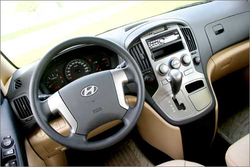Hyundai Starex VS VW T5