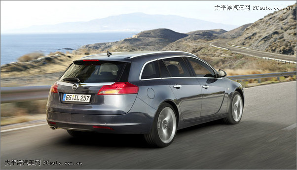 Opel-Insignia-Sports-Tour