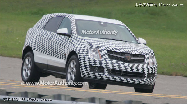 2010_Cadillac_SRX