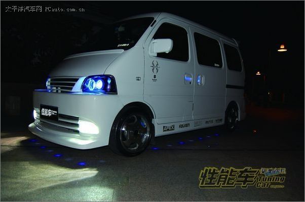 非常奢侈!长安之星变身豪华房车 非常奢侈!长安之星变身豪华房车