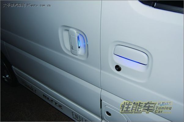 非常奢侈!长安之星变身豪华房车 非常奢侈!长安之星变身豪华房车