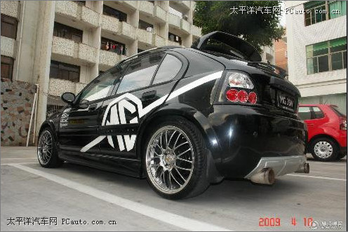入门级越野跨界车"mg 3sw狂欢野酷会