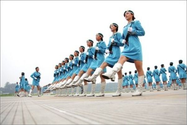 2009国庆阅兵女兵方阵