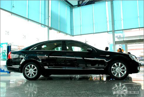 2010款林荫大道 实业家的风度与智慧高清图片
