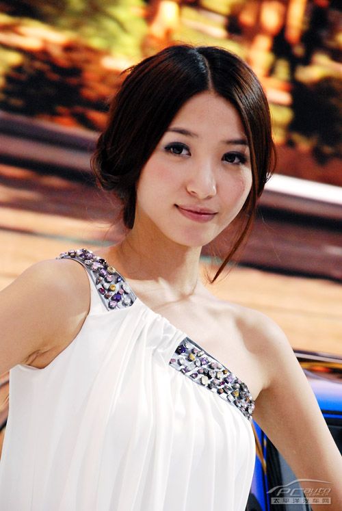 谁是最美车模 盘点北京车展十大焦点模特【图】_10长春车展美女图片
