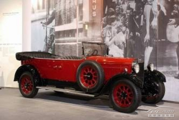 1927年霍希8缸系列303型