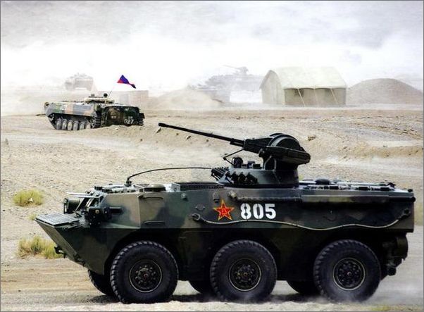 2009国庆阅兵武器猜想:陆军,八轮装甲车辆