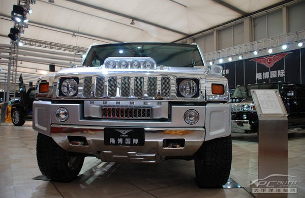 越野車王hummerh1領軍隆博悍馬亮相大連2010國際車展